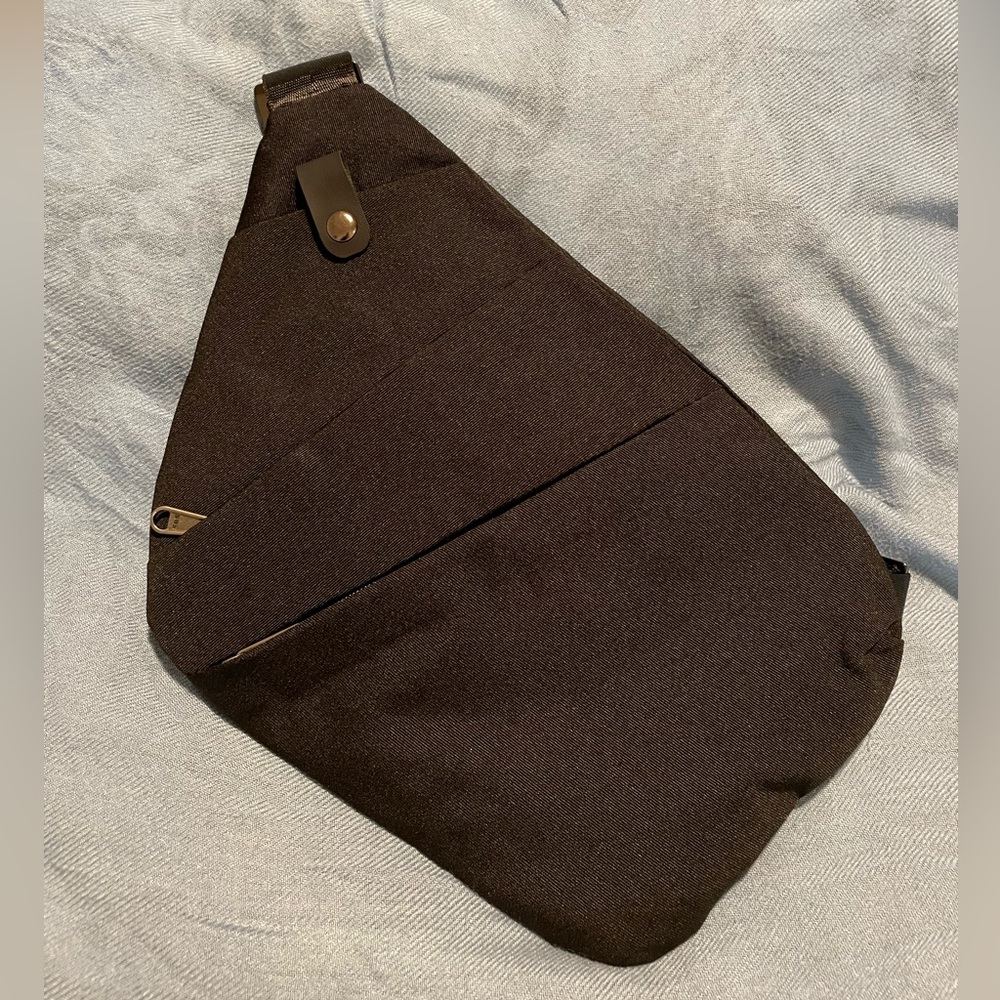 Wander Black Travel Bag